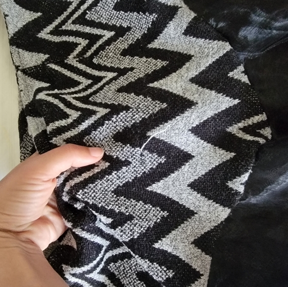 Skirt and crop top - Picture 3 of 4